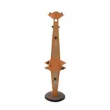 Jorge González Velázquez, Oruga, Escultura en madera y resina policromadas