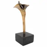 Yvonne Domenge, Alcatraz, Escultura en bronce en base de mármol
