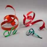 Nickyta Shamay, Conjunto escultórico: Making fun of life, Esculturas en acero con esmaltado acrílico en colores rojo, verde y naranja