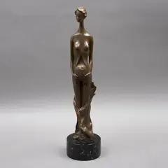 MATERNIDAD by Anónimo, Escultura en bronce, offered May 2022