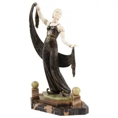 Dama, EUROPA, SIGLO XX, Escultura criselefantina. Con base de mármol y alabastro