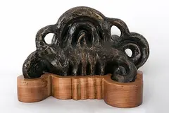 VÍCTOR CHA'CA by Lote Con Precio de Recuperación, Escultura en bronce con base de madera, offered Feb 2022