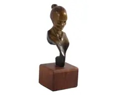 Andrew DeVries, Untitled, bronze bust of a woman