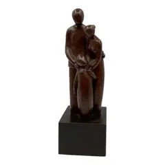 Rocío Rodríguez, Untitled, Cast bronze Subject: Figurative family group