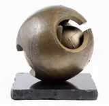 Giò Pomodoro, Guscio, 1965, scultura in bronze on base in marble nero del Belgio
