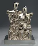 Giorgio de Chirico, Archeologi con bambino, scultura in bronze argentato