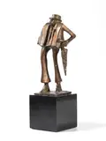 Uomo con ombrello by Kurt Metzler, scultura in bronze a patina bruna, offered Nov 2013