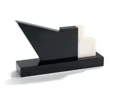 Émile Gilioli, Noir et Blanc, 1970, Scultura in marmo bianco di Carrara e marmo nero del Belgio