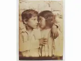 Gaetano D'Agata, Bimbi abbracciati, 1920 circa, 1883, vintage albumen print