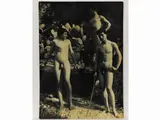 Wilhelm von Gloeden, Taormina Nudi maschili con barca, 1920 circa