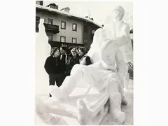 Mario De Biasi, Sculture di ghiaccio 1982, 1923, vintage gelatin silver print on resin coated paper