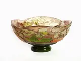 A Glass Centrepiece by Émile Gallé, 1846, decorato a motivi vegetali e floreali, offered Oct 2019