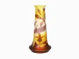 A Large Acid-etched Cameo Vase, 1900 by Émile Gallé, 1846, decorato a motivi floreali nei toni del marrone e del giallo, offered Oct 2019