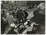 Pierluigi Praturlon, L'incidente di Vittorio de Sica sul set di "Colpo grosso alla napoletana", 1924, vintage gelatin silver print credit