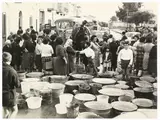 Nicola Scafidi, Folla in attesa dell'acqua Palermo 1975
