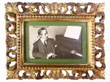Giacomo Puccini, Signed Photograph, 1929, 1929, entro cornice in legno intagliato e dorato