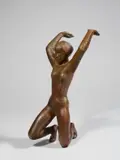 Georg Kolbe, Kniende I (Nereide), 1923, Bronze mit rotbrauner Patina. Höhe: 30,7 cm (12 ⅛ in.)