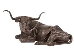 Cynthia Rigden, Reclining Longhorn, bronze