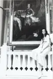 Marina con quadro raffigurante Condottiero by Franco Angeli, offered Jun 2021