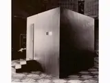 Franco Vaccari, Esposizione in tempo Reale n° 20 - Ambiente grigio multiuso, bellezza Divina 1987, vintage gelatin-silver print