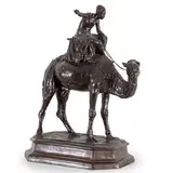 James Hunt, attivo in Inghilterra nel XX secolo / Arabo sul cammello / Firmato Hunt sulla base, bronze