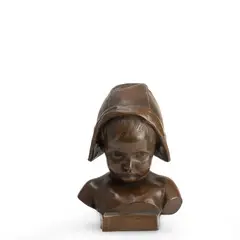 Bitetto, 1893 - Milano, 1975 / Testa di bimba / Firmato Gramegna sul lato by Donato Gramegna, plaster patinato, offered Feb 2022