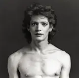 Robert Mapplethorpe, Self Portrait (with Make-up), N.Y.C, 1980, Silbergelatineabzug
