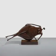 Abigail Varela, Esperando reclinada, 1985, patinated bronze