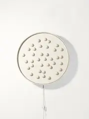 Gerhard von Graevenitz, Weiße Bälle auf Weiß, 1964, Kinetisches Objekt: Eingefasste Scheibe mit beweglichen Halbkugeln und elektrischem Motor. Durchmesser: 62,5 cm, Tiefe: 10 cm (24 ⅝ in., Tiefe: 3 ⅞ in.)