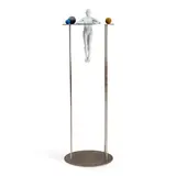 Aurora Cañero, Ingravidez II, bronze on a steel base