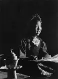 Fosco Maraini, Nyima Oser, la figlia dodicenne del medico di Gyantse, Tibet, luglio 1937, Fotografia in bianco e nero