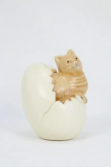Sergio Bustamante, Cat Egg, sculpture