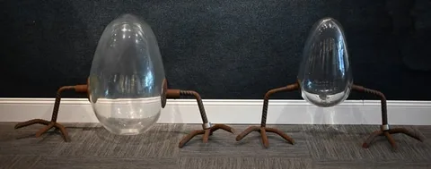 Koen Vanmechelen, Walking Egg, Blown Glass