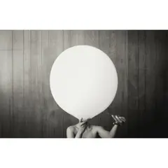 Maja Planinac, Balloon, 2018, black and white photograph