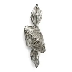 Lynda Benglis, Mask II, 1991, stainless steel wire mesh, sprayed zinc, copper and babbitt