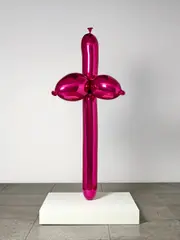 Jeff Koons, Balloon Venus Dolni Vestonice (Magenta), 2013-2017, mirror-polished stainless steel with transparent color coating