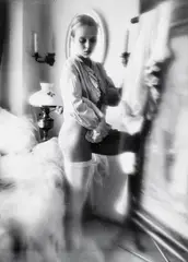 Władysław Pawelec, Kobieta w białych pończochach, fotografia na papierze, 20