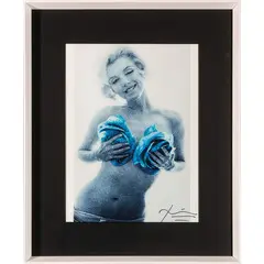 Bert Stern, Brooklyn 1929 - Manhattan 2013 / Marilyn blu classic roses, 2010, Stampa alla gelatina d'argento