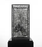 Chiharu Shiota, Traum/Alltag (Kinderschuhe)