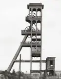 Bernd und Hilla Becher, Kassette „Industriebauten, 1968, 10 Vintages. Silbergelatineabzüge
