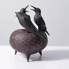 William Morris, Three Ravens, Sculpture