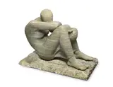 Stella Shawzin, Seated figure