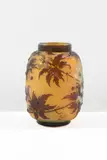 Établissements Gallé, Vase en verre multicouche dégagé à l'acide
