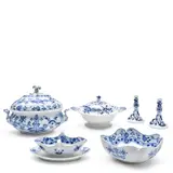 Meissen, and Meissen-type Blue Onion Porcelain Dinner Wares