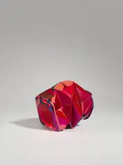 John Chamberlain, Sockets, 1977, Metallobjekt mit Acryllack und Polyesterharz