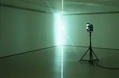 Moving corner by Ólafur Elíasson, 2004, Leuchte, Spiegel, Elektromotor und Stativ. Maße variabel, sold Jun 2015