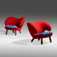 Finn Juhl, Pelican chairs, pair, walnut, felt upholstery