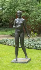 Flora by Hermann Haller, 1908, Bronze mit grünlicher Patina, sold May 2024