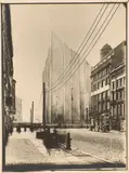 Ludwig Mies van der Rohe, Projekt „Wabe, Friedrichstrasse“, Entwurf für das Hochhaus an der Friedrichstraße, 1921. Perspektive von Norden, erste Fassung / Photo: Curt Rehbein, 1922