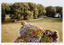 Juergen Teller, Stephanie Seymour Reclining on Jeff Koons 'Puppy', 2002, Chromogenic color print